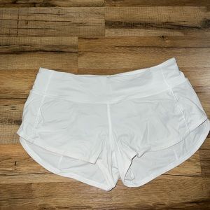 LULULEMON Speed Up Short Low Rise 2.5” Size 6 White